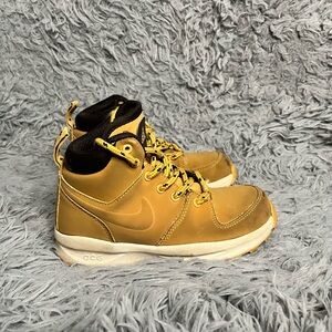 Nike Manoa LTH GS Sz 11C